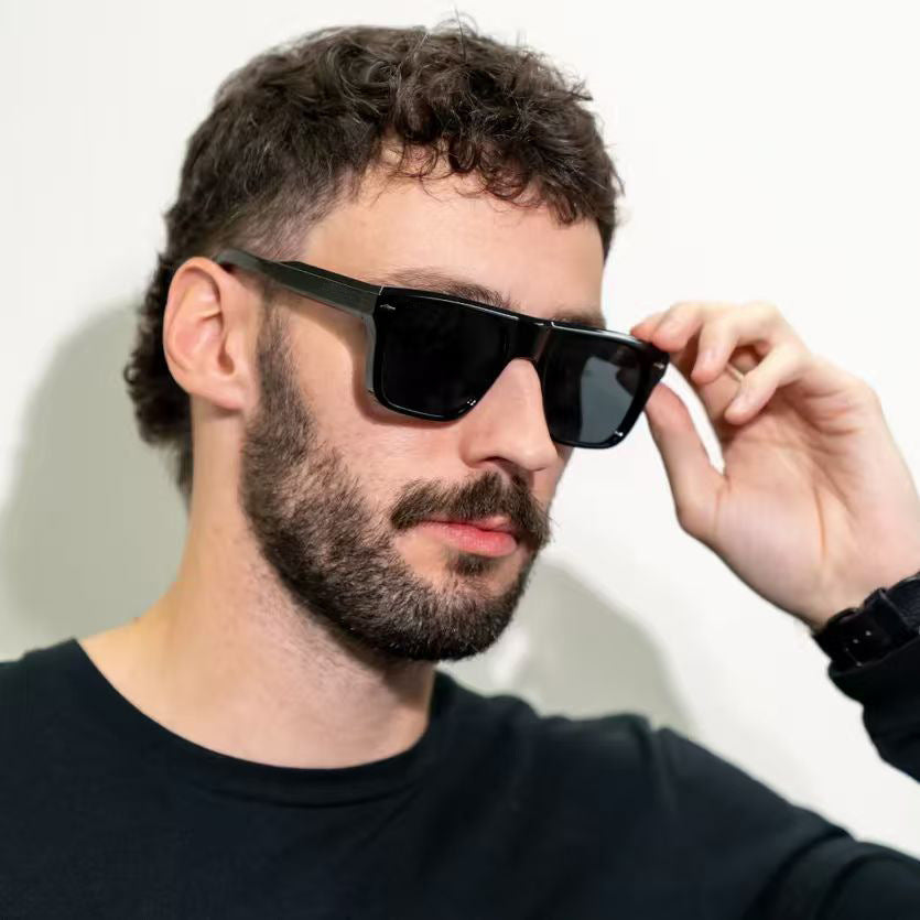 Dame Motefull solbrille i moderne kvadratisk design Luvikno