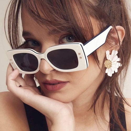 Dame eksklusiv firkantet solbrille med stilige detaljer Luvikno