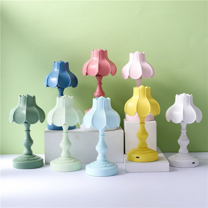 Unisex Dekorativ bordlampe i blomsterformet design Luvikno