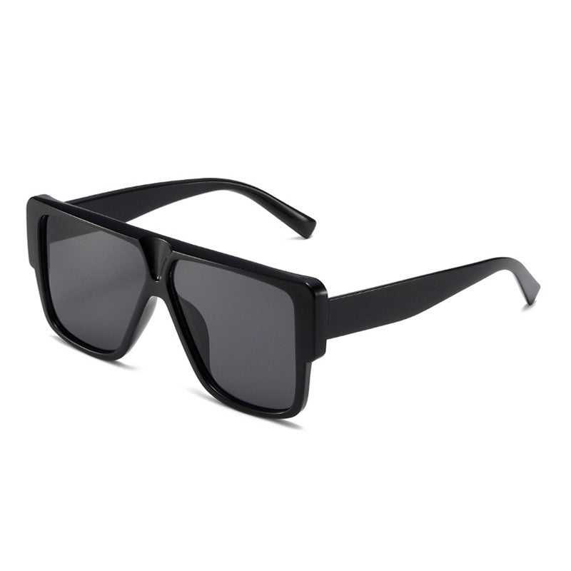 Dame firkantet solbrille med markant ram Luvikno