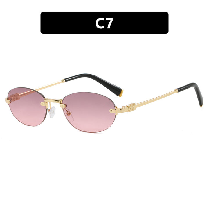Dame moterimessig solbrille med oval ramme og elegante aksenter Luvikno