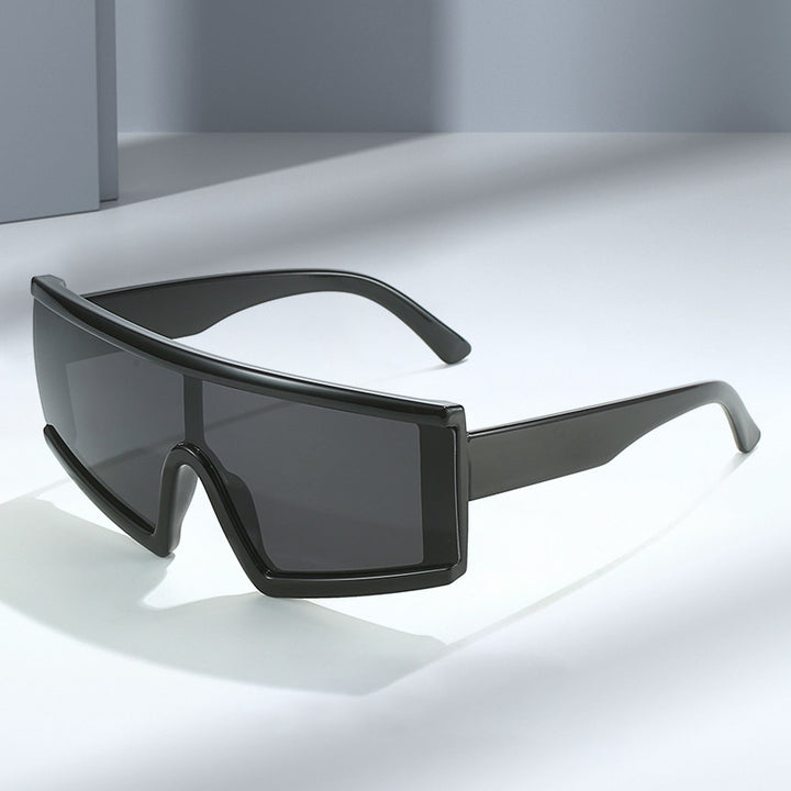 Kvinner Sporty solbriller med bred, ripebestandig linse og UV-beskyttelse Luvikno