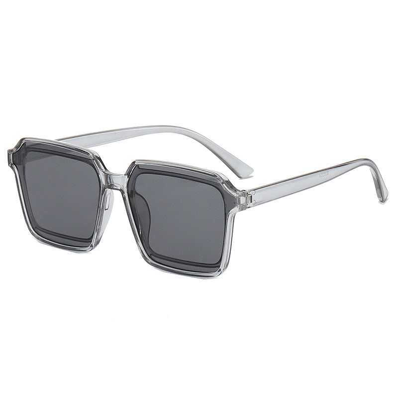 Dame elegant firkantet solbrille med robust ramme Luvikno
