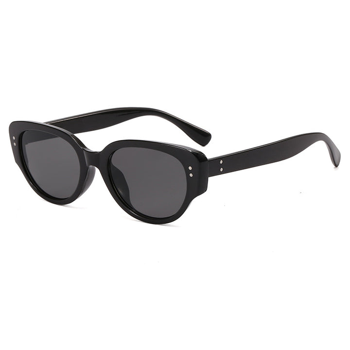 Dame moteriktig solbrille med markant design Luvikno