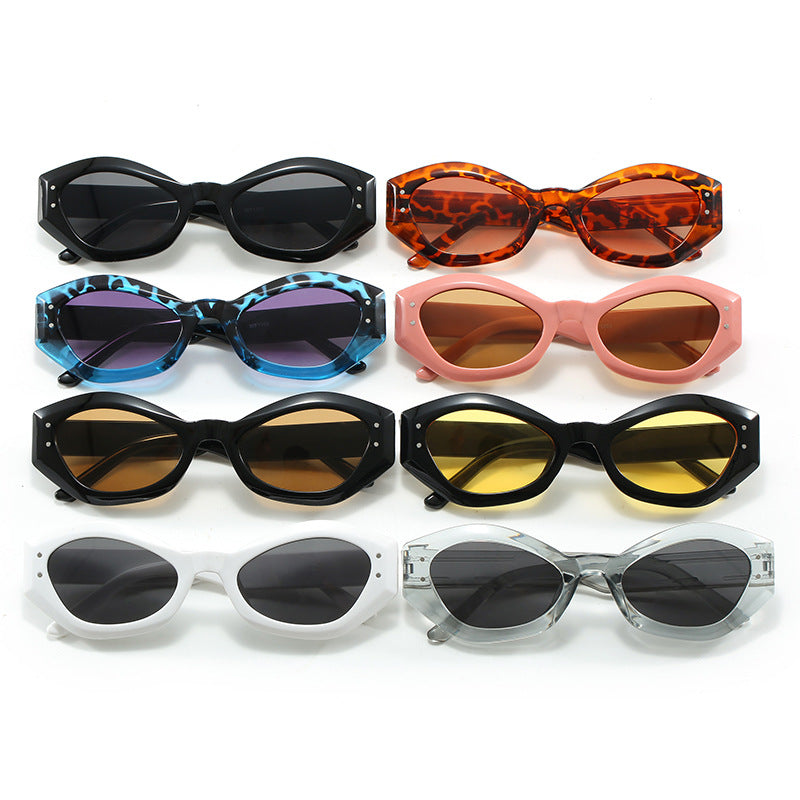Dame Cat-Eye solbriller med moderne design og bred ramme Luvikno