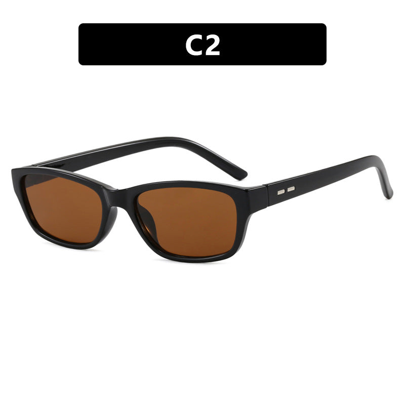 Dame solbrille i moderne, kantete design Luvikno
