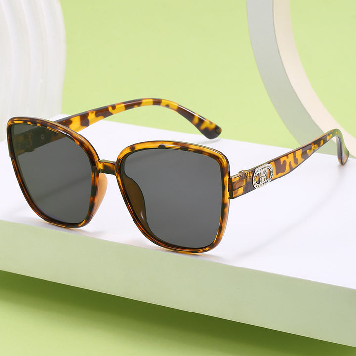 Dame elegante oversized solbriller i moderne design Luvikno