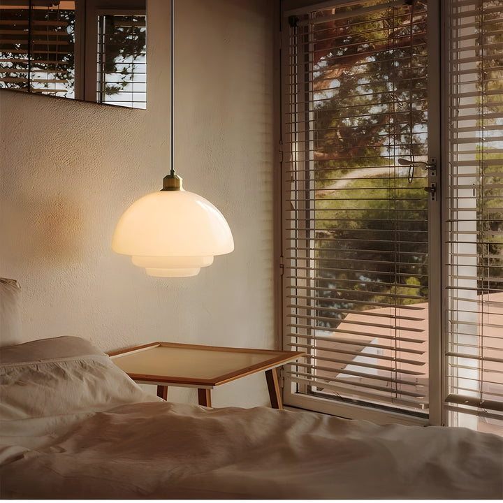 AuraBeam Light – Minimalist elfenbensfarget LED pendellampe laget av glass | Luvikno
