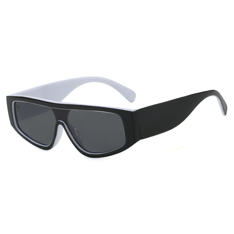 Damen moteriktig sports solbrille med innovativt design og bred ramme Luvikno