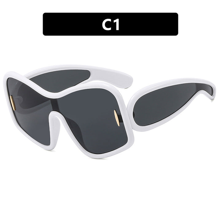 Dame futuristisk solbrille med ekstra bred design og beskyttende UV-filter Luvikno