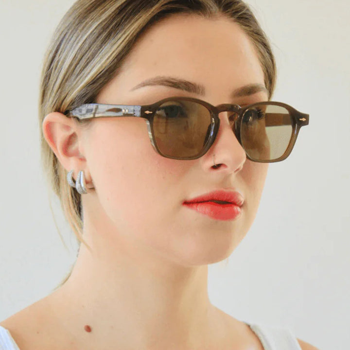 Dame moteriktig rektangulær brille med transparent ramme Luvikno