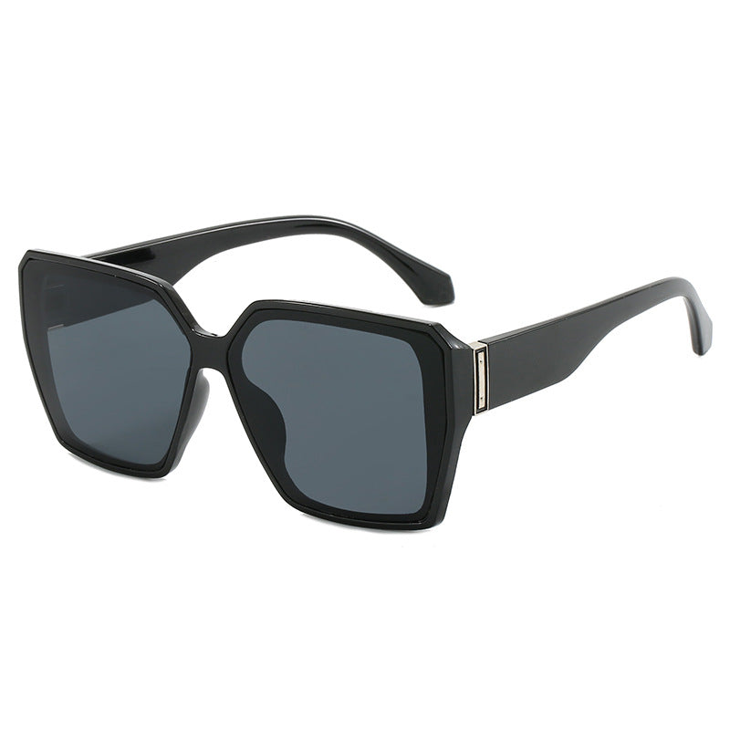 Dame moteriktig geometrisk solbrille i urban stil Luvikno