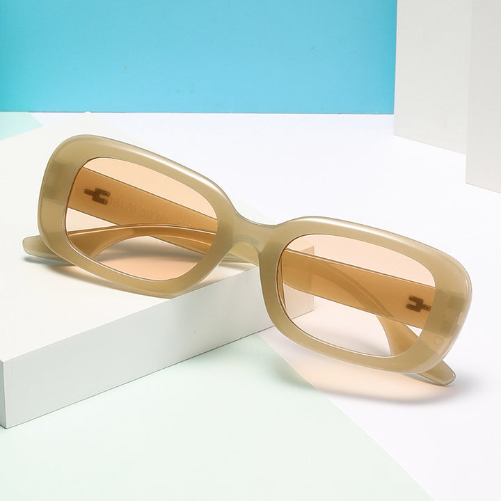 Dame moteriktig kvadratisk solbrille med bred ramme og UV-beskyttelse Luvikno