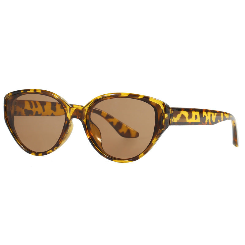 Dame Cat-Eye solbriller med moderne design Luvikno