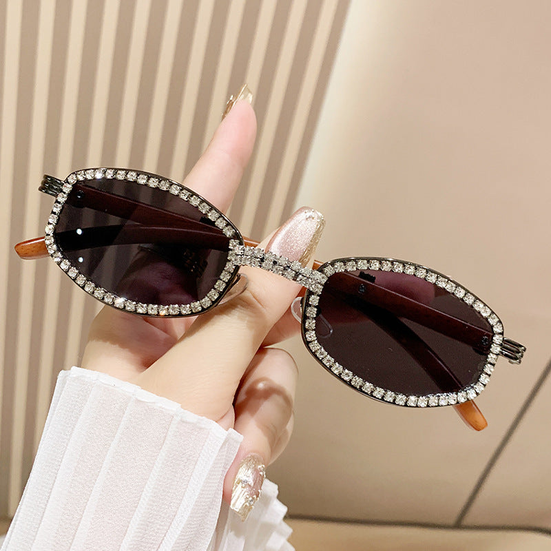 Dame solbrille i elegant glamor stil Luvikno