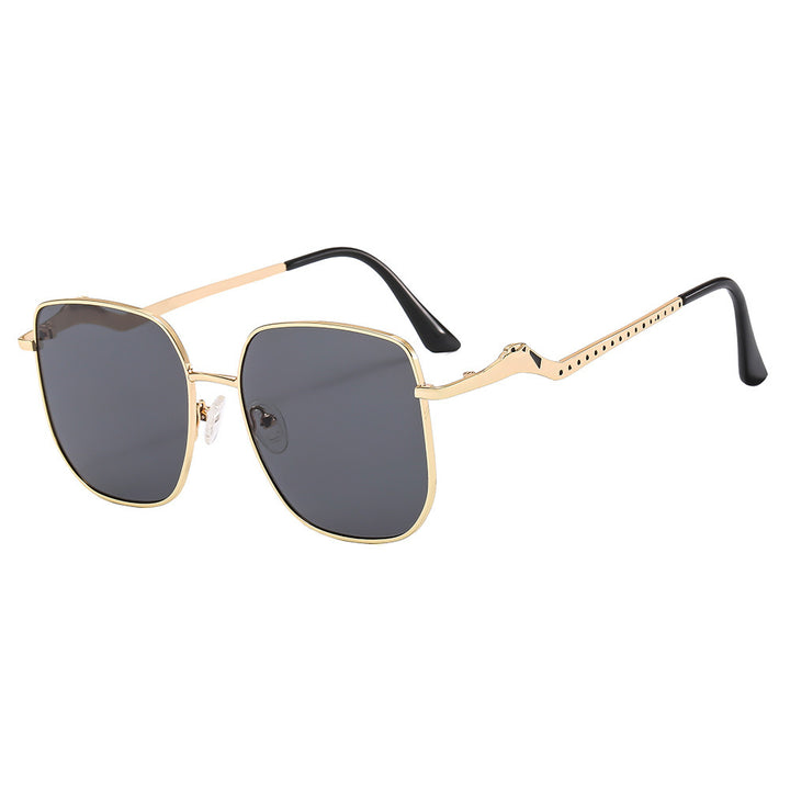 Dame firkantet designer solbrille med dekorative aksenter Luvikno