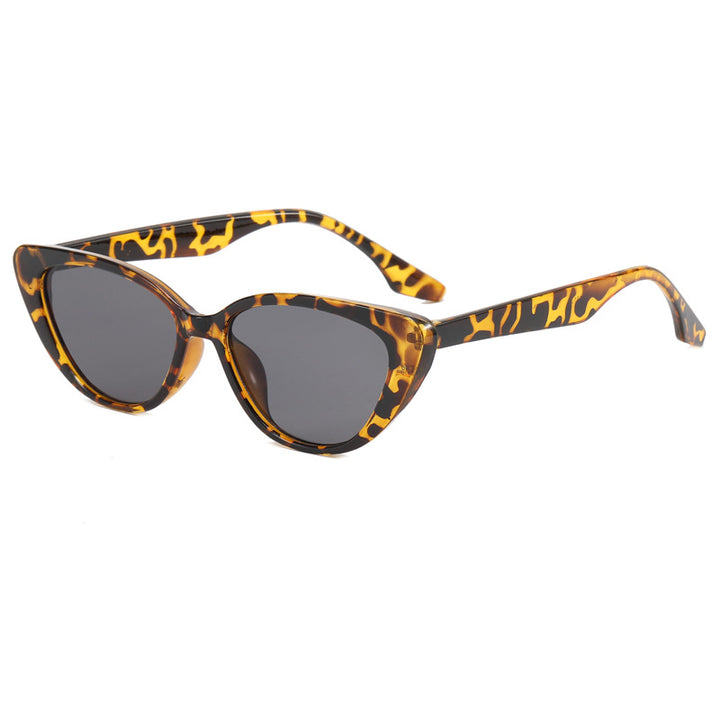 Dame Kattøye Solbrille med moderne ramme Luvikno