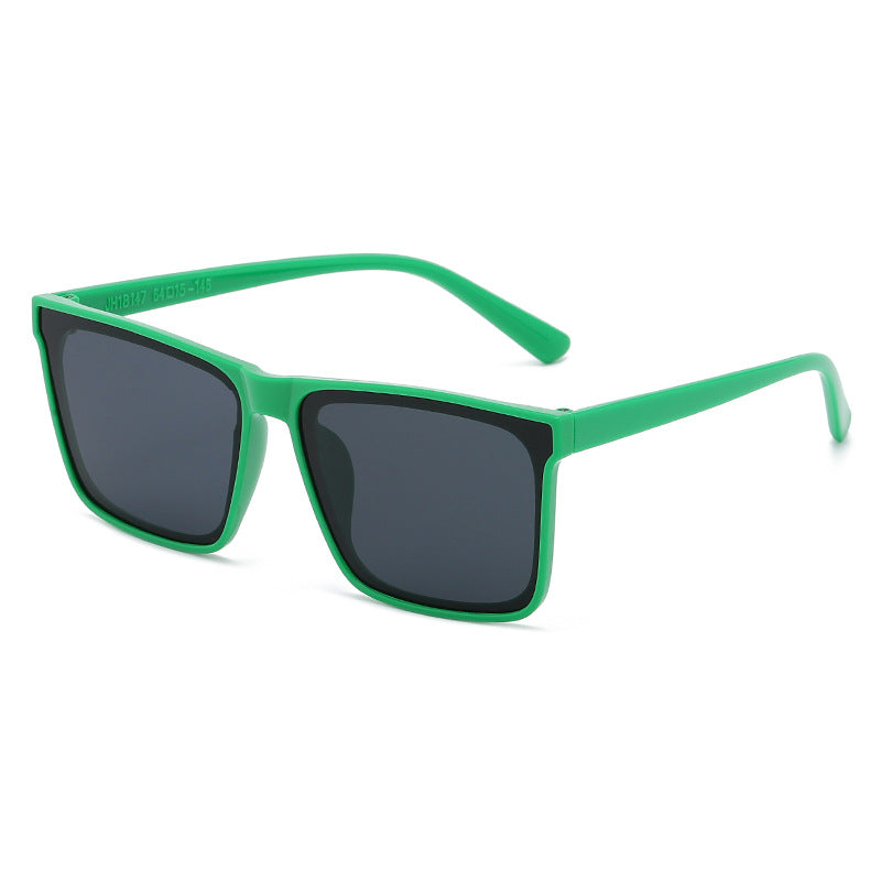 Dame moteriktig solbrille laget av robust, UV-beskyttet plast Luvikno