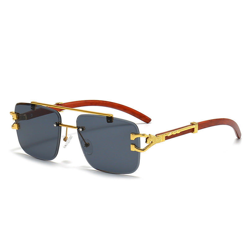 Dame moteriktig brille med stilfull treramme Luvikno