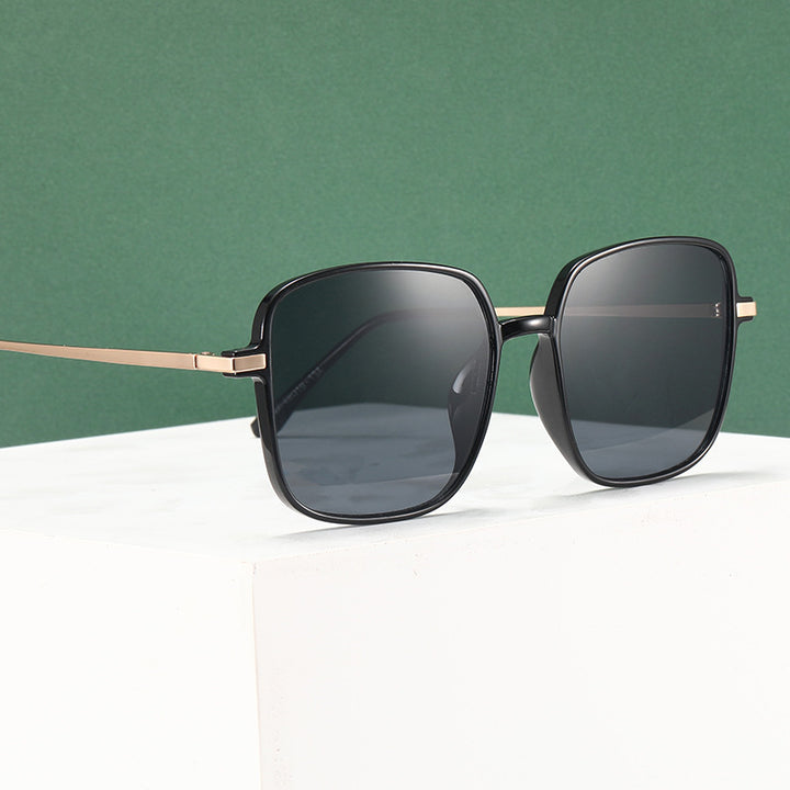 Dame kvadratisk designbrille med filigran metallramme Luvikno