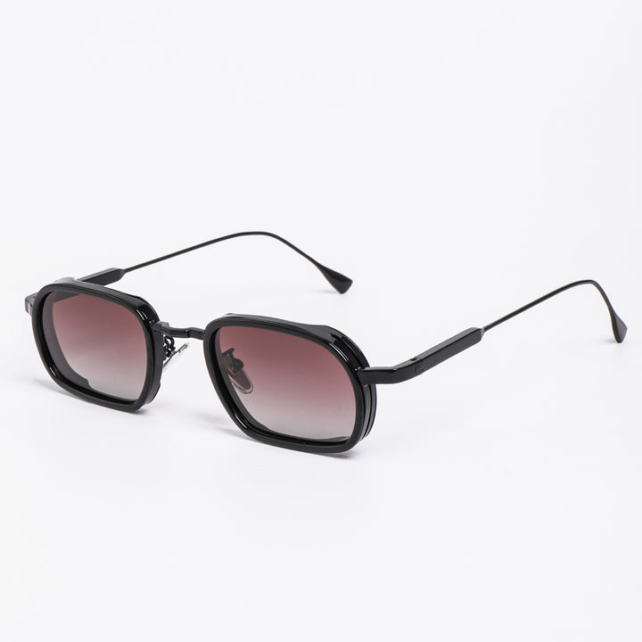 Dame moteriktig solbrille med robust metallramme og trendy glass Luvikno