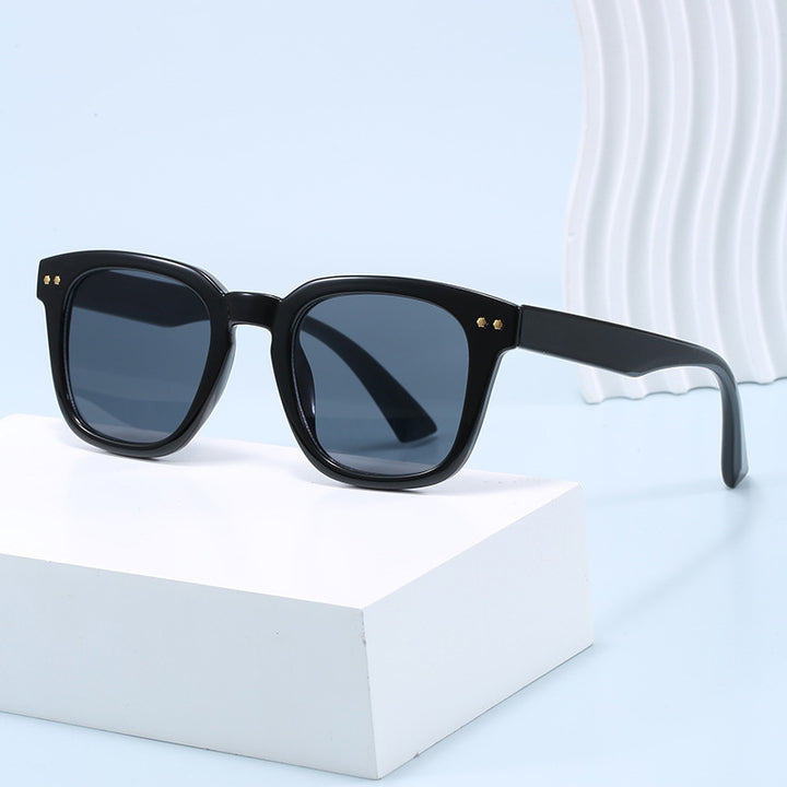 Dame Firkantet Solbrille med moderne gjennomsiktig ramme og UV-beskyttelse Luvikno