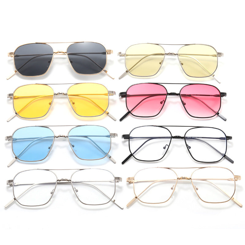 Dame moteriktig geometrisk brille med elegant metallramme Luvikno