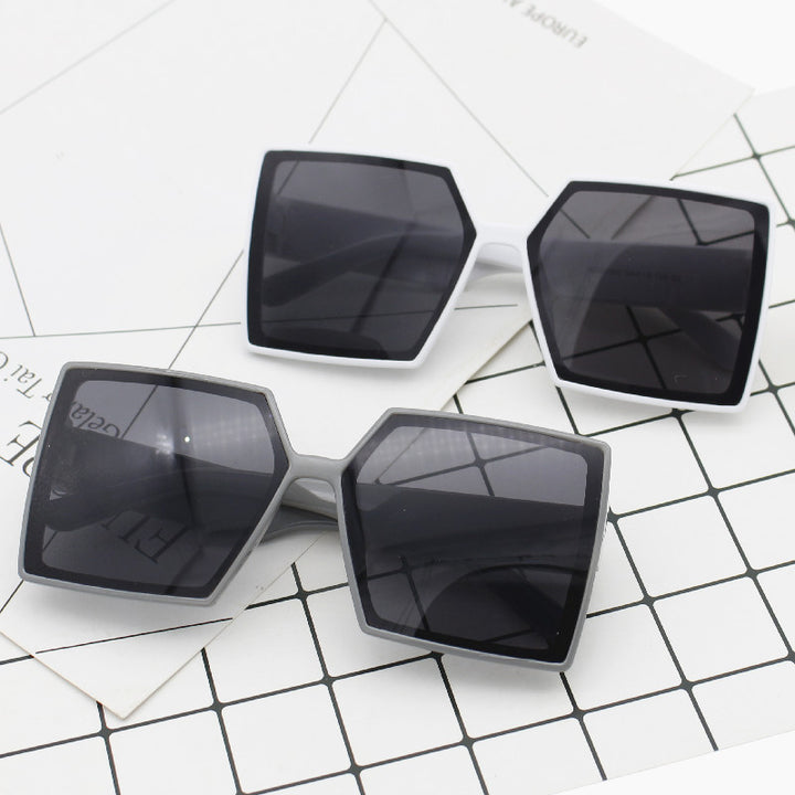 Dame Mote Oversized Solbriller med kantet design Luvikno
