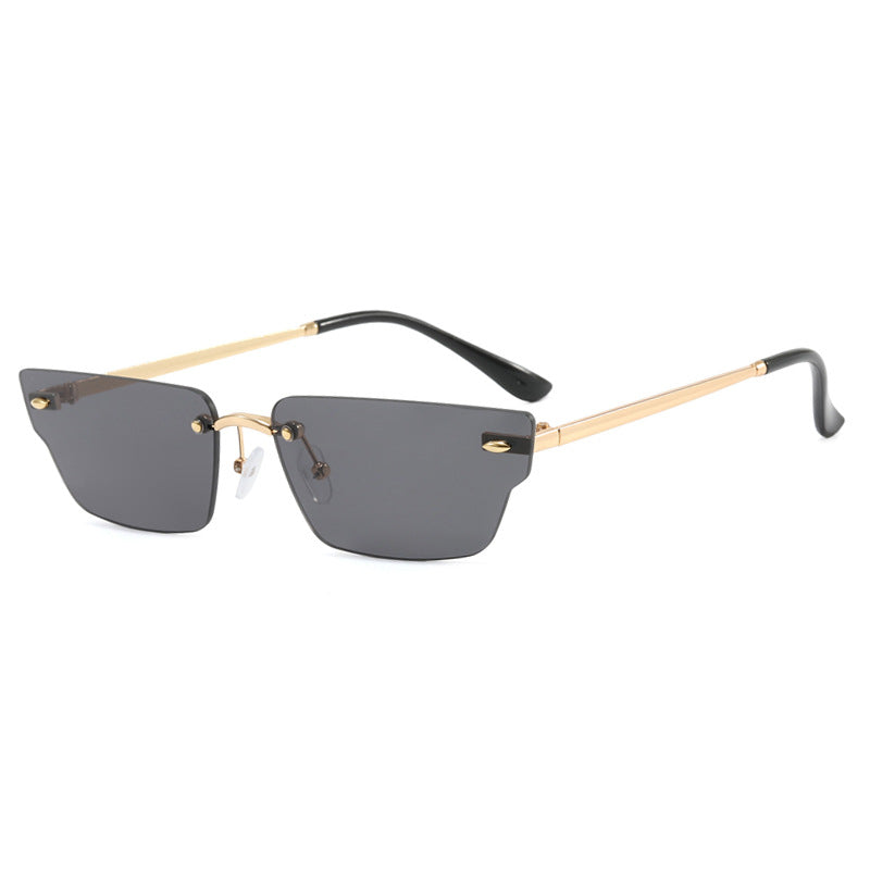 Dame geometrisk solbrille med filigranramme og transparente glass Luvikno