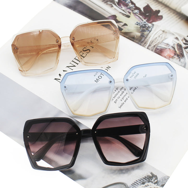 Dame Designer-solbrille i elegant hexagon-design Luvikno