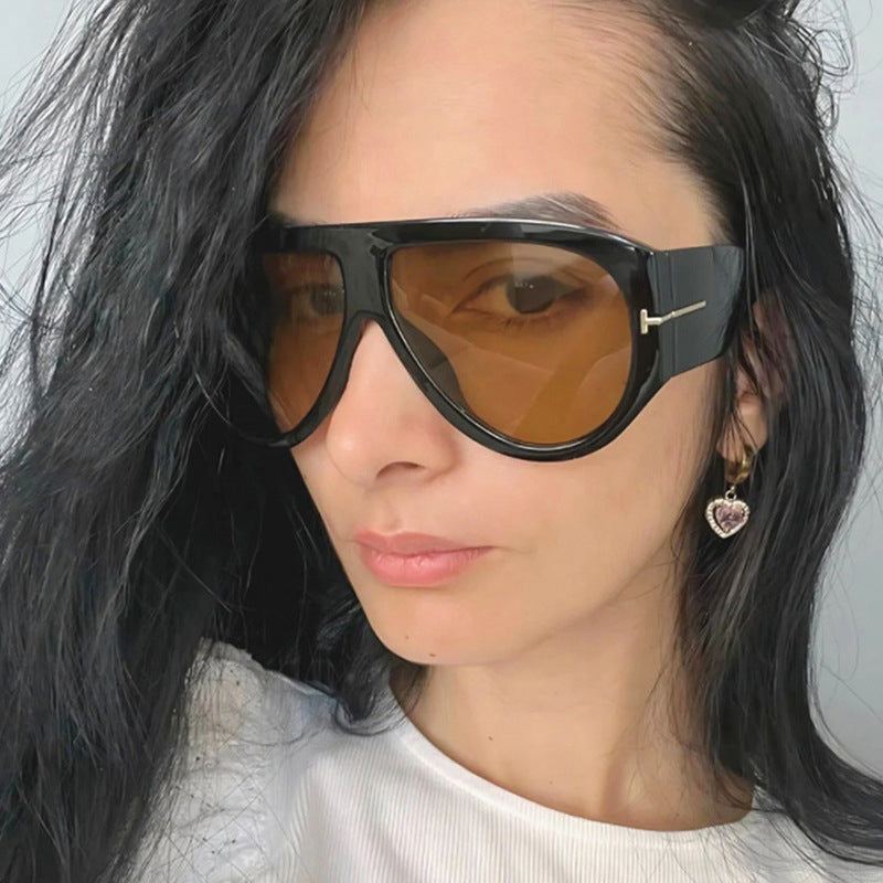 Dame moteriktig oversized solbriller i retrostil Luvikno
