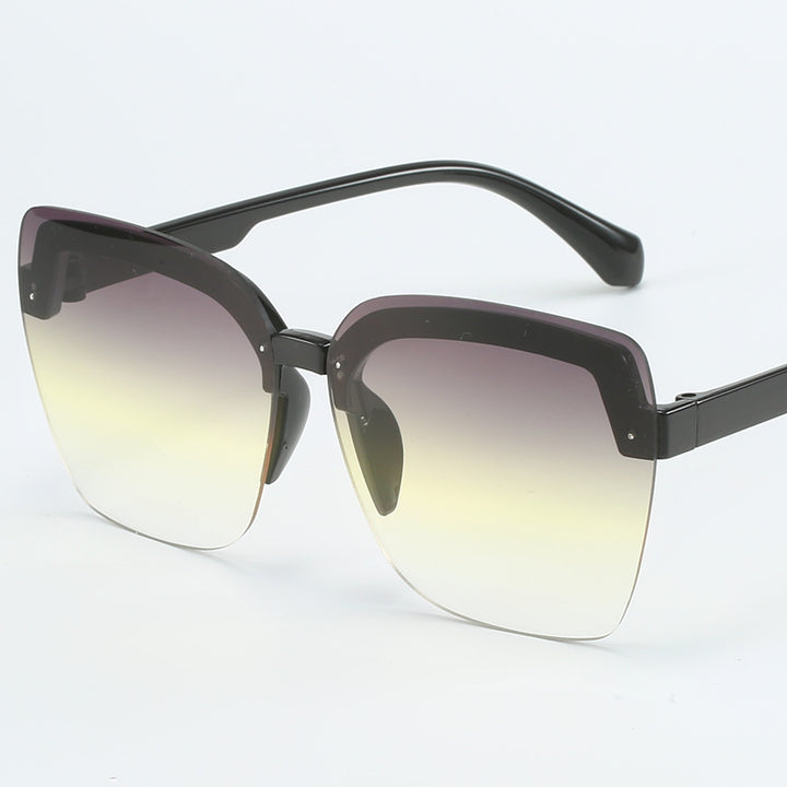 Dame moteriktig Shield-solbrille med moderne, kvadratisk design Luvikno