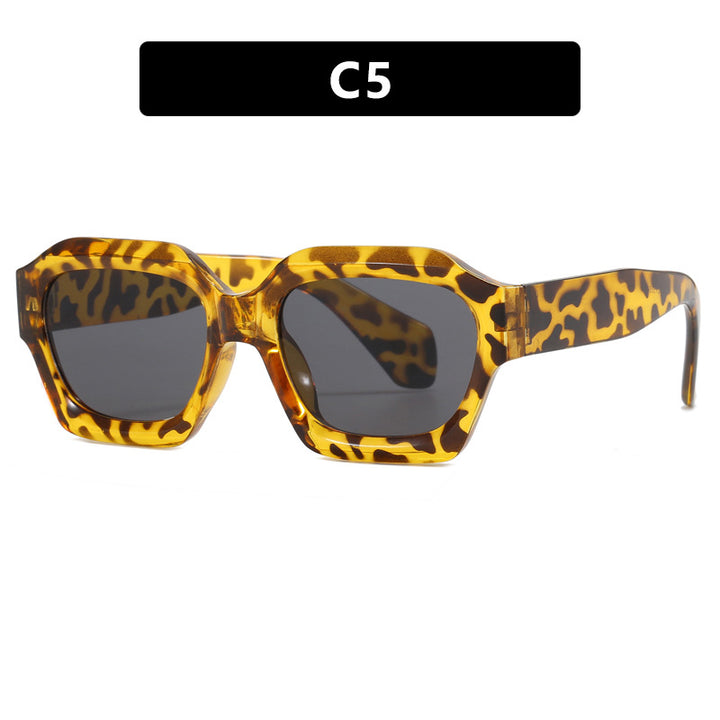 Dame moteriktig solbrille i innovativ design Luvikno