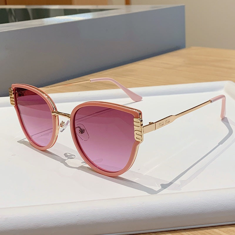 Damer Cat-Eye solbriller med elegante fremhevede linser Luvikno