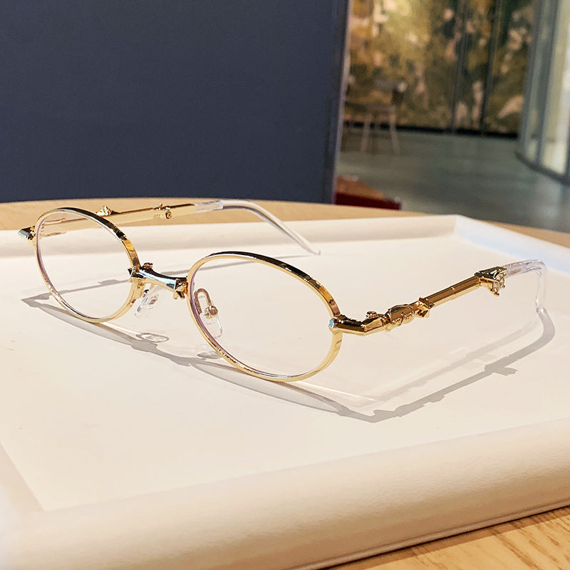Dame moter briller med elegant metallramme og let fargede glass Luvikno