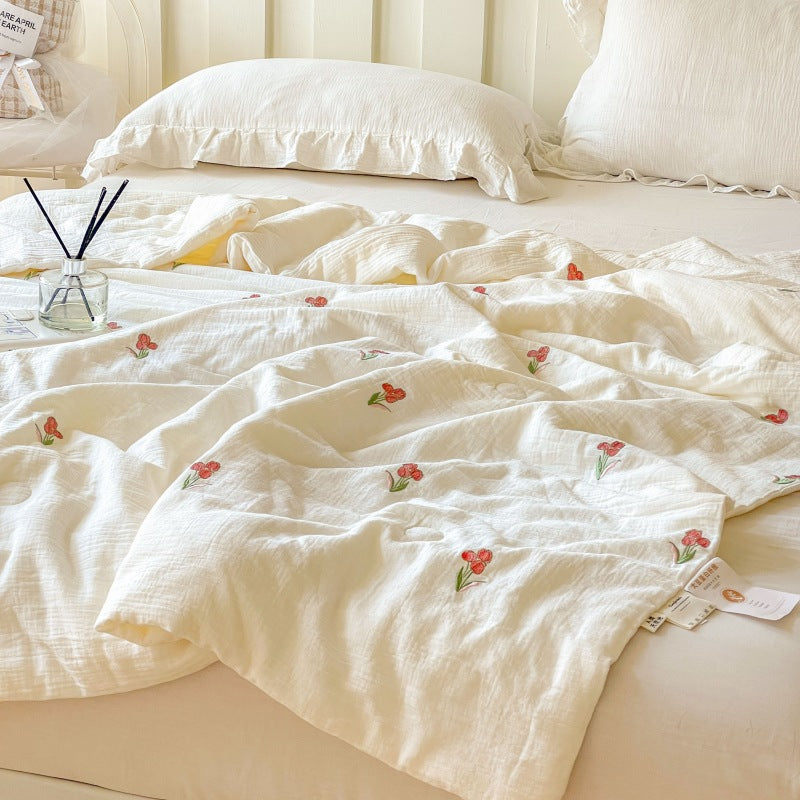 Kvinne lett og pustende quilt med delikate blomster mønstre Luvikno