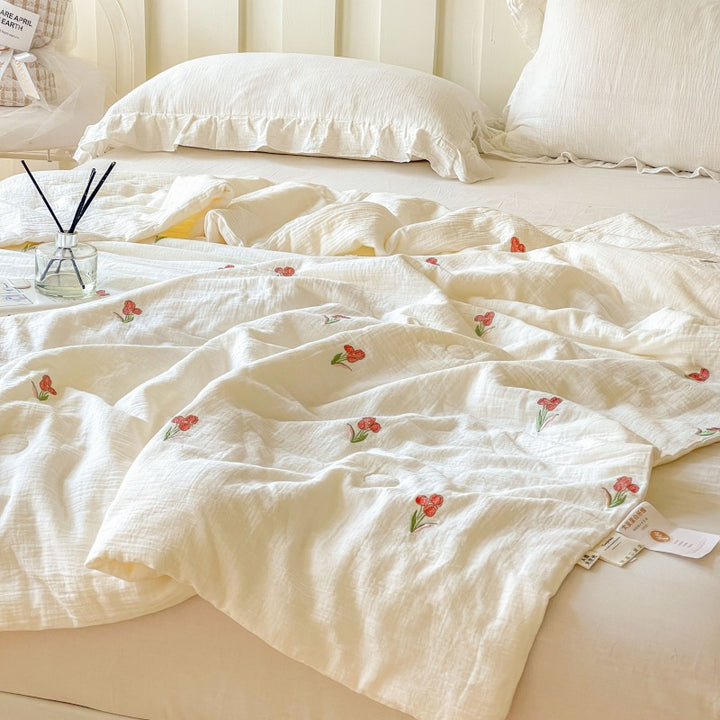 Kvinne lett og pustende quilt med delikate blomster mønstre Luvikno