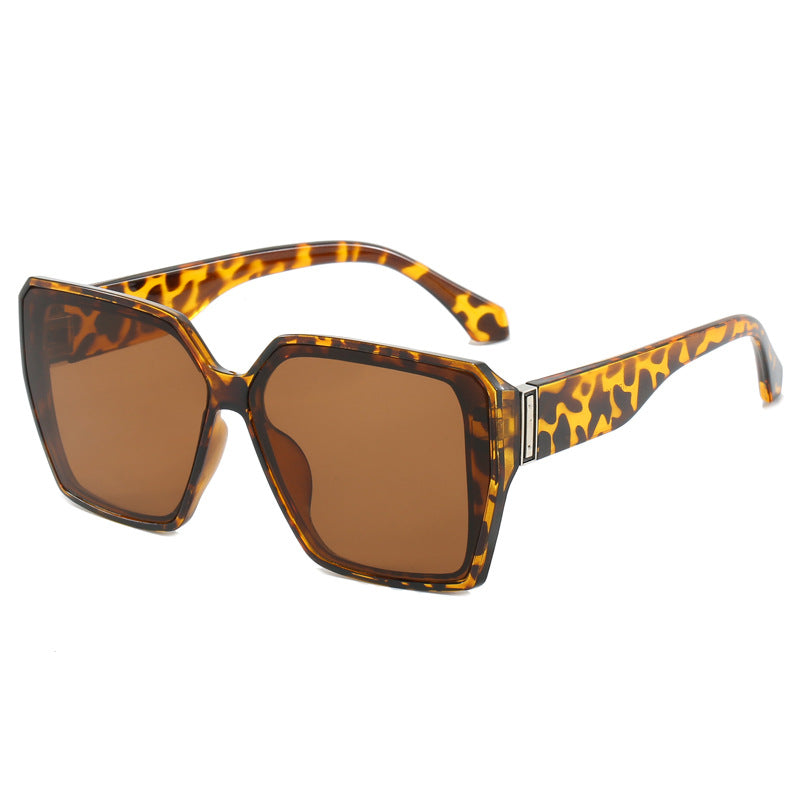 Dame moteriktig geometrisk solbrille i urban stil Luvikno