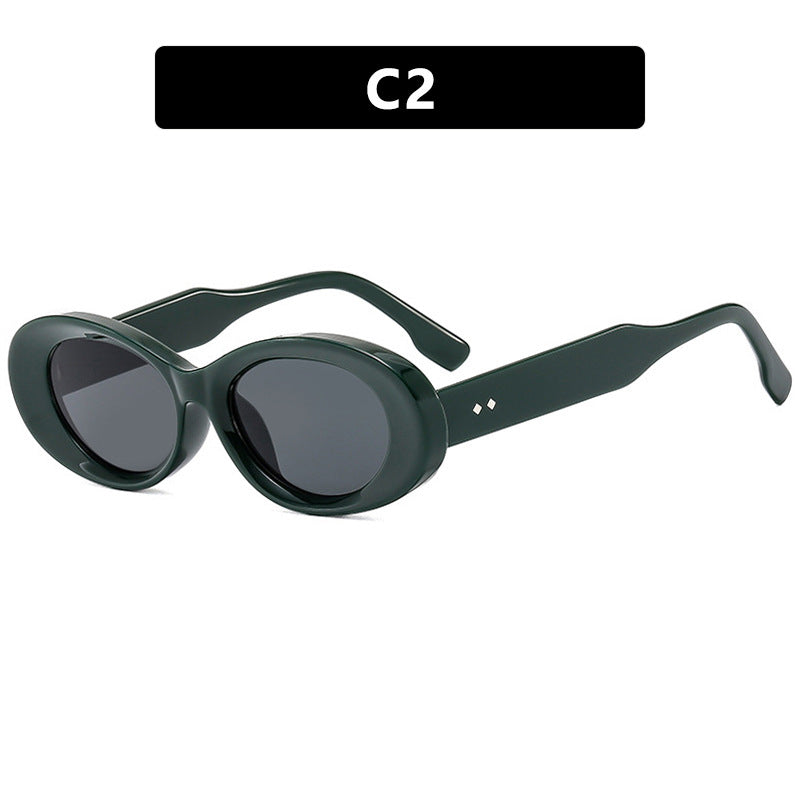 Dame moteriktig solbrille i elegant retrostil Luvikno