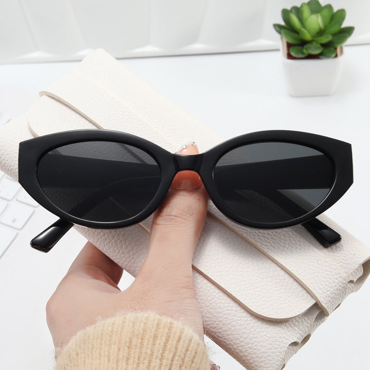 Dame Cat-Eye solbriller med elegant plastinnramming Luvikno