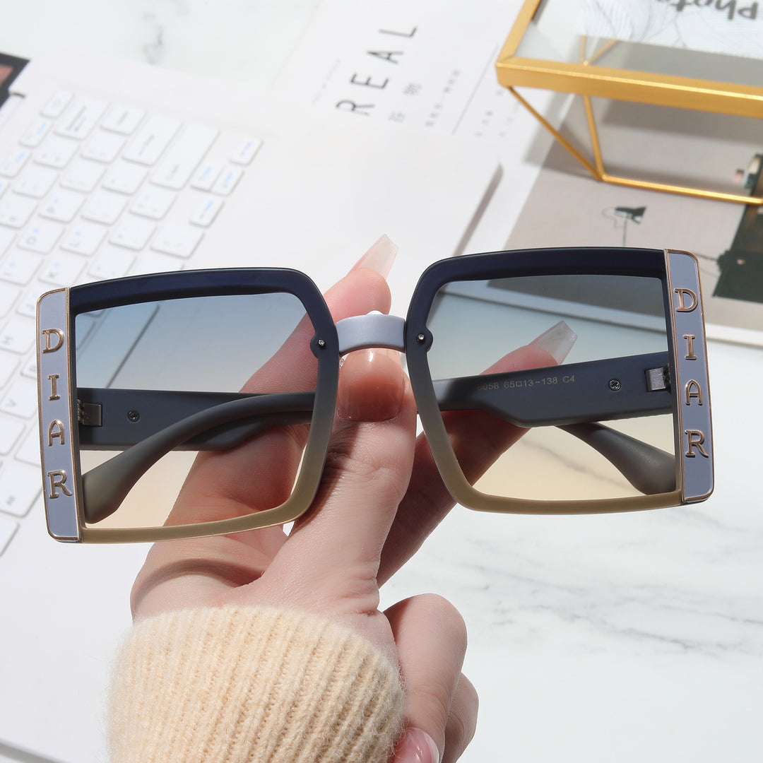 Dame solbrille i moderne kvadratisk design Luvikno