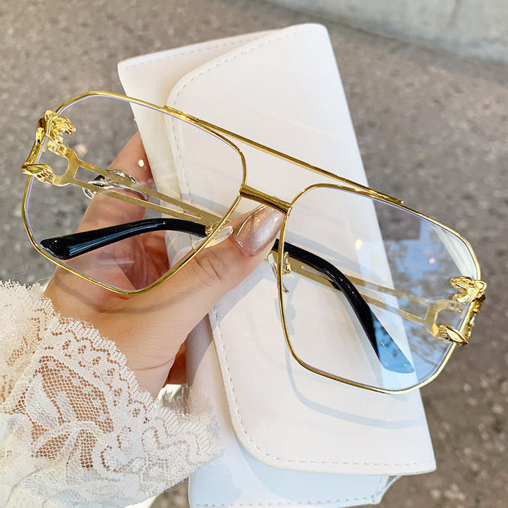 Dame kvadratisk solbrille med luksuriøs metallramme Luvikno