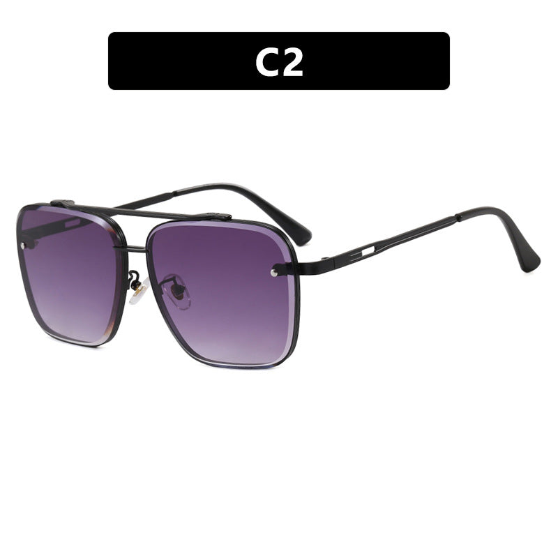 Dame kvadratisk solbrille med beskyttende glass og moderne metallramme Luvikno