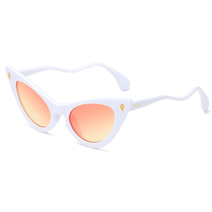 Dame Cat-Eye solbriller med speilte linser og elegant detalj Luvikno