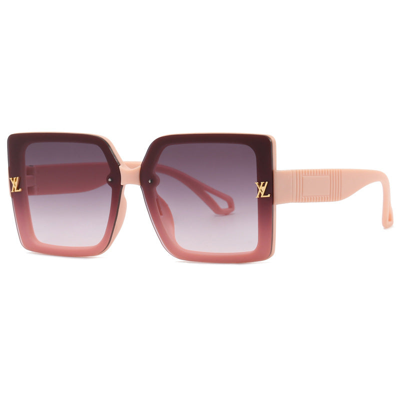 Damen moteriktig firkantet solbrille med elegant design Luvikno