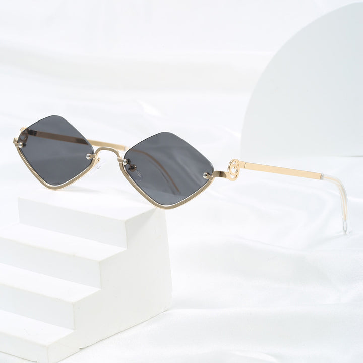 Dame mote kvadratisk solbrille med luksuriøs metallramme Luvikno
