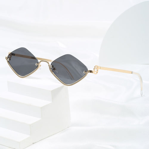 Dame mote kvadratisk solbrille med luksuriøs metallramme Luvikno