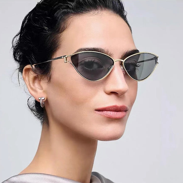 Dame Cat-Eye solbriller i elegant gullramme Luvikno
