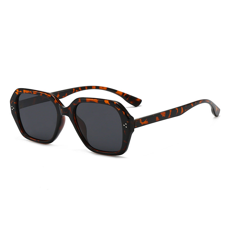 Kvinnenes fashionable oversized solbriller Luvikno