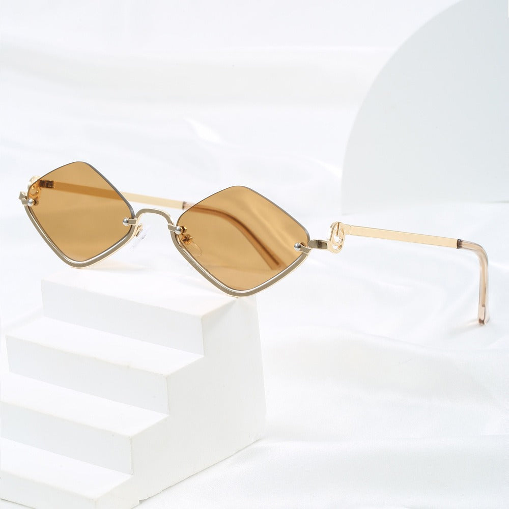 Dame mote kvadratisk solbrille med luksuriøs metallramme Luvikno